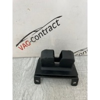 кожух замка багажника Skoda Octavia A7 2015 5E5827520