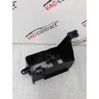 Кронштейн Volkswagen Golf 6 2010 5K0937545