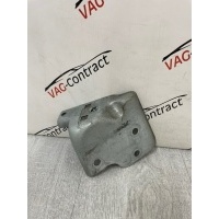 Кронштейн обшивки багажника Audi Q7 2007 4L0863254B