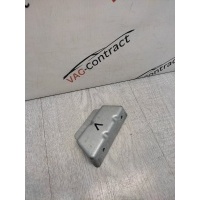 Кронштейн обшивки багажника Audi Q7 2007 4L0863253