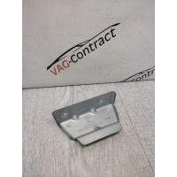 Кронштейн обшивки багажника Audi Q7 2007 4L0863254