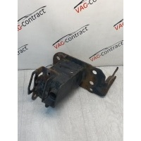 Кронштейн усилителя бампера Audi Q7 2007 4L0807134A
