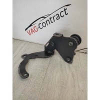 Кронштейн вакуумного насоса Skoda Octavia A5 2011 1K0612391S