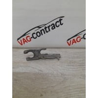 Кронштейн Audi A6 С7 2013 4G0971846