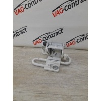 Петля двери нижняя Volkswagen Passat CC 2012 3c8833411b