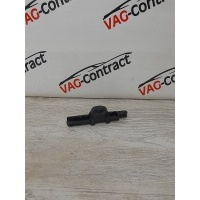 Демпфер бардачка Skoda Superb 2009 1K0858309C
