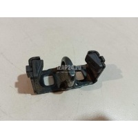 Ответная часть замка багажника Renault Duster 2012 905702697R