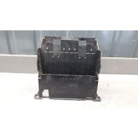 A1686890016 крепление радио монтаж корпус мерседес в