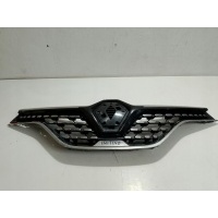Renault captur initiale решетка радиатора бампера 623105401r
