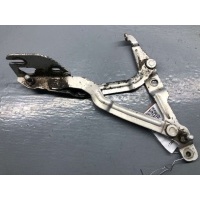 Петля крышки багажника Volkswagen Passat B5 1997 8D5827301C