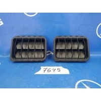 Решетка вентиляционная Mercedes CLK 240 w209 2006 A2038300142