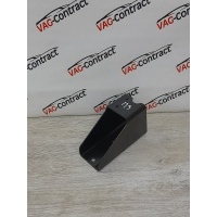 Кронштейн буксировочной петли Audi Q5 2008 8R0813384