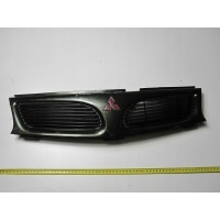 Решетка радиатора переднее mitsubishi carisma 96r