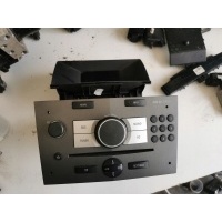 Радио cdc40 опера дисплей opel astra h iii zafira b 13121030 13111166