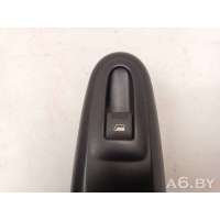 Кнопка стеклоподъемника переднего правого Peugeot 406 1999 26267