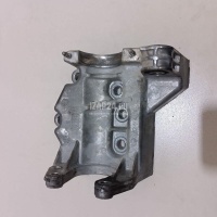 Кронштейн промежуточного вала Land Rover Freelander 2 (2007 - 2014) LR032360