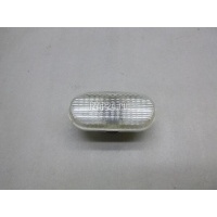 Повторитель на крыло белый Renault Clio II/Symbol (1998 - 2008) 8200394531