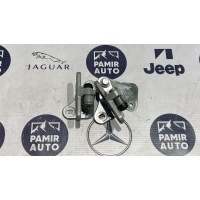 Петля двери передняя Mercedes C/W203 2000-2008 A2037200437, A2037200237