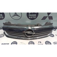 Решетка радиатора Opel Zafira/B 2005-2014 93192480, 13247331