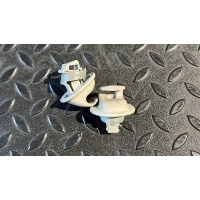 Крючок солнцезащитного козырька Renault Sandero 2009-2014 8200449006
