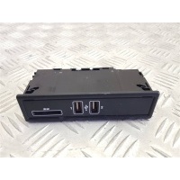 Разъем AUX / USB Mercedes C W205 4 поколение (2014-2018) 2018 A2058200226