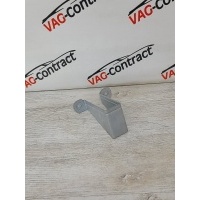 Кронштейн консоли Volkswagen Jetta 6 2013 5C6863532B