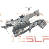 Кронштейн салона Tesla Model X 2018 1055050-04-I