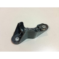 Кронштейн крепления троса КПП Volvo S80 (2006 - 2016) 8699342