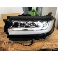 Фара левая Toyota Land Cruiser 300 (2021—2024) 8118560Q51