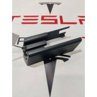 Пластик салазок сиденья Tesla Model X 2018 1061591-00-D