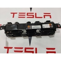 Подушка безопасности коленная Tesla Model X 2018 1005259-00-G