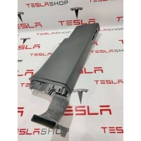 Обшивка стойки Tesla Model X 2018 1053896-00-B,1035971-01-H,1052877-00-C