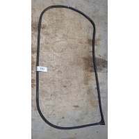 Уплотнитель двери передней правой Mitsubishi Outlander XL (CW) 2006-2012 2007 5725A030