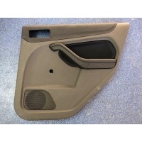 обшивка двери Ford Focus 2 1515342