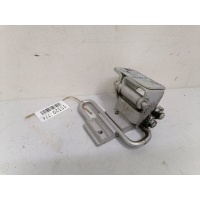 Петля двери нижняя Volkswagen Passat B5 3B4833411D