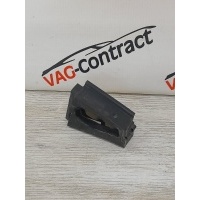 Крепеж Audi A4 B8 2011 8K0614769E