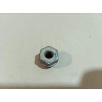 Гайка переднего амортизатора Renault Duster 2012 8200721659
