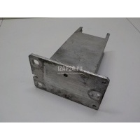 Кронштейн усилителя переднего бампера левый VAG Macan 2013 8R0807133