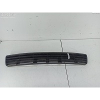 Решетка (заглушка) в бампер Перед. Audi A4 B5 (1994-2001) 1995 8D0807683