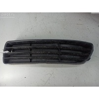 Решетка (заглушка) в бампер Перед. Audi A4 B5 (1994-2001) 1995 8D0807346