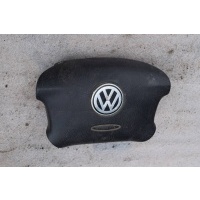 Подушка безопасности водителя Volkswagen Passat B5 1998 3B0880201AE