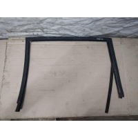 Направляющая стекла Volkswagen Touareg 1 2006 7L0839431