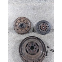 Комплект сцепления 1.6 - 1.8i , 1.8Ti , 1.9TDi , LUK / SACHS , ДВУХМАССОВОЕ , КОМПЛЕКТ , МАХОВИК / ПРУЖИНИТ В ОБЕ СТРОНЫ / + ДИСК / НЕ ИДЕАЛ / + КОРЗИНА. AHL , передний привод. Audi A4 B5 1997