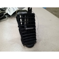 Дефлектор воздушный центральный левый Nissan Tiida C11 2004-2014 2008 68751EL00A