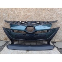 Решетка радиатора toyota prius прайм w52 2016 -
