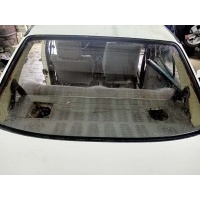 Стекло заднее Volkswagen Jetta 2 1990