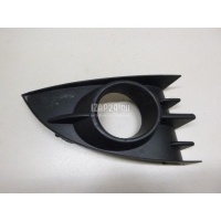 Решетка в бампер центральная Renault Scenic II (2003 - 2009) 7701477302