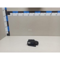 Блок предохранителей Toyota Highlander II (2007 - 2013) 8272048110