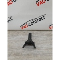 Защелка лючка бензобака Volkswagen Passat B6 2008 3C5810899