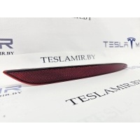 Катафот заднего бампера (отражатель) правый Tesla Model 3 2021 1077407-00